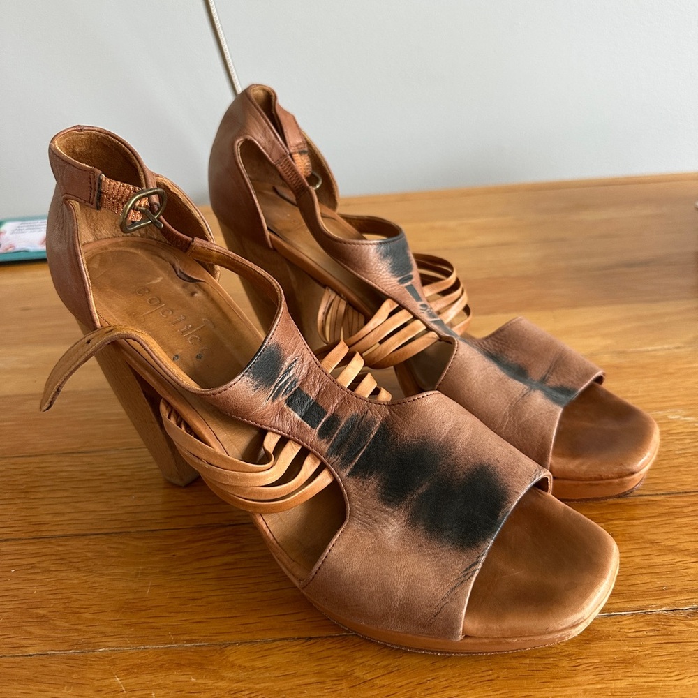 COCLICO Brown Strappy Leather Heels